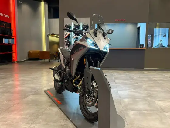 MOTO MORINI X-CAPE 