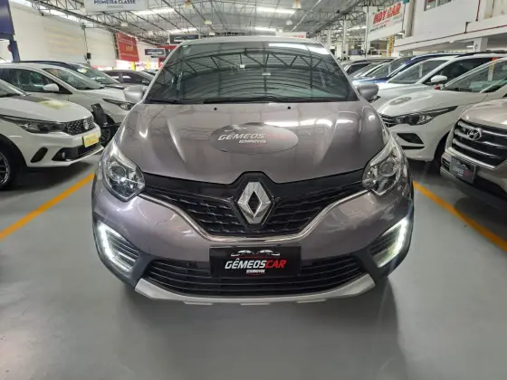 RENAULT CAPTUR 1.6 16V SCE FLEX BOSE X-TRONIC RENAULT CAPTUR 1.6 16V SCE FLEX BOSE X-TRONIC