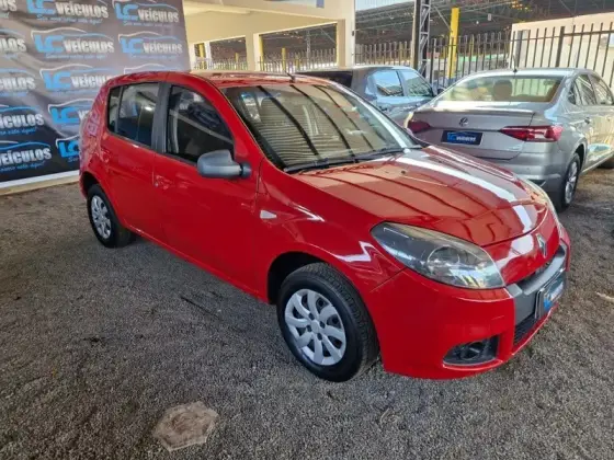 RENAULT SANDERO 1.0 AUTHENTIQUE 16V FLEX 4P MANUAL RENAULT SANDERO 1.0 AUTHENTIQUE 16V FLEX 4P MANUAL