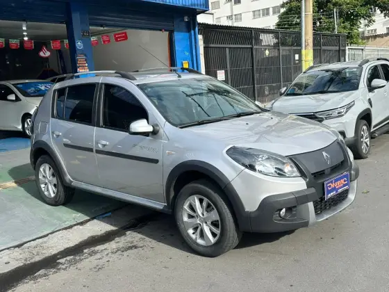 RENAULT SANDERO 1.6 STEPWAY 8V FLEX 4P MANUAL