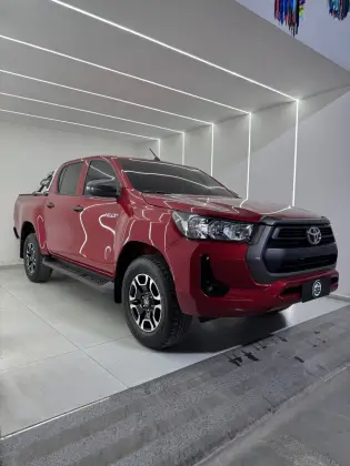 TOYOTA HILUX 2.8 D-4D TURBO DIESEL CD POWER PACK 4X4 AUTOMÁTICO