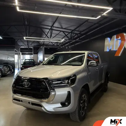 TOYOTA HILUX 2.8 D-4D TURBO DIESEL CD SRV 4X4 AUTOMÁTICO