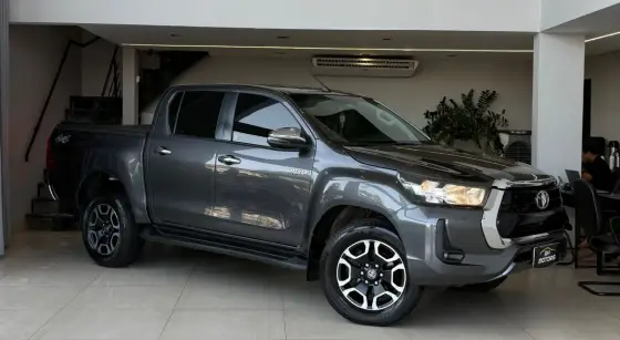 TOYOTA HILUX 2.8 D-4D TURBO DIESEL CD SRV 4X4 AUTOMÁTICO