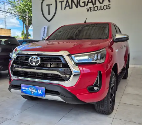 TOYOTA HILUX 2.8 D-4D TURBO DIESEL CD SRV 4X4 AUTOMÁTICO