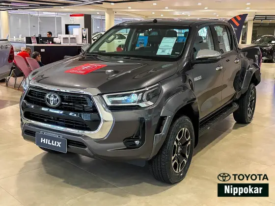 TOYOTA HILUX 2.8 D-4D TURBO DIESEL CD SRX PLUS 4X4 AUTOMÁTICO TOYOTA HILUX 2.8 D-4D TURBO DIESEL CD SRX PLUS 4X4 AUTOMÁTICO