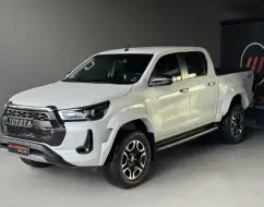 TOYOTA HILUX 2.8 D-4D TURBO DIESEL CD SRX PLUS 4X4 AUTOMÁTICO TOYOTA HILUX 2.8 D-4D TURBO DIESEL CD SRX PLUS 4X4 AUTOMÁTICO