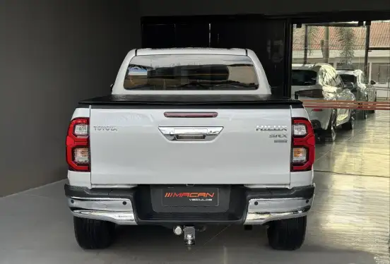 TOYOTA-HILUX-2024