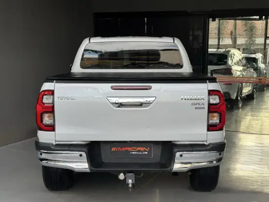 TOYOTA-HILUX-2.8 D-4D TURBO DIESEL CD SRX PLUS 4X4 AUTOMÁTICO TOYOTA-HILUX-2024
