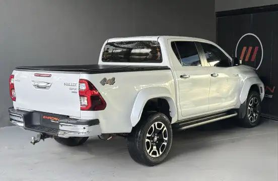 TOYOTA-HILUX-2024