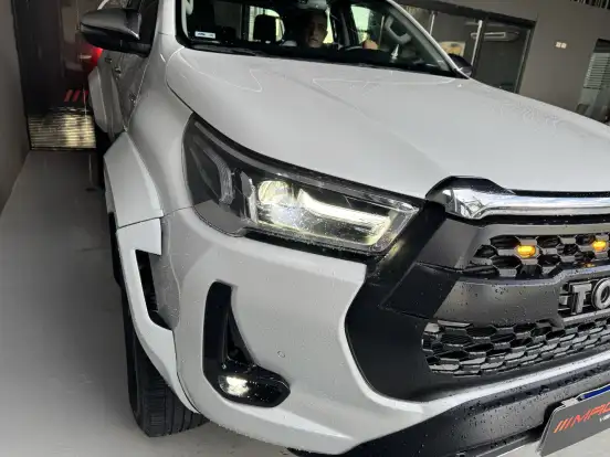 TOYOTA-HILUX-2024