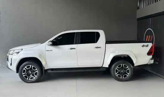 TOYOTA-HILUX-2024