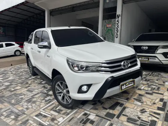 TOYOTA HILUX 2.8 SRX 4X4 CD 16V DIESEL 4P AUTOMÁTICO