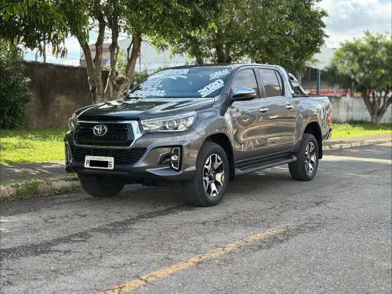 TOYOTA HILUX 2.8 SRX 4X4 CD 16V DIESEL 4P AUTOMÁTICO TOYOTA HILUX 2.8 SRX 4X4 CD 16V DIESEL 4P AUTOMÁTICO