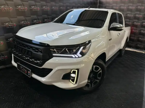 TOYOTA HILUX 2.8 SRX 4X4 CD 16V DIESEL 4P AUTOMÁTICO TOYOTA HILUX 2.8 SRX 4X4 CD 16V DIESEL 4P AUTOMÁTICO