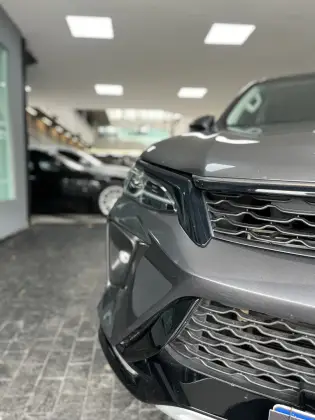 TOYOTA HILUX SW4 2.8 D-4D TURBO DIESEL SRX PLATINUM 7L 4X4 AUTOMÁTICO
