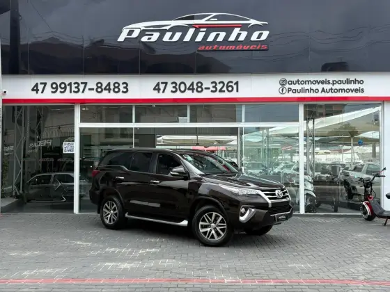 TOYOTA HILUX SW4 2.8 SRX 4X4 16V TURBO INTERCOOLER DIESEL 4P AUTOMÁTICO TOYOTA HILUX SW4 2.8 SRX 4X4 16V TURBO INTERCOOLER DIESEL 4P AUTOMÁTICO