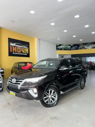 TOYOTA HILUX SW4 2.8 SRX 4X4 16V TURBO INTERCOOLER DIESEL 4P AUTOMÁTICO TOYOTA HILUX SW4 2.8 SRX 4X4 16V TURBO INTERCOOLER DIESEL 4P AUTOMÁTICO