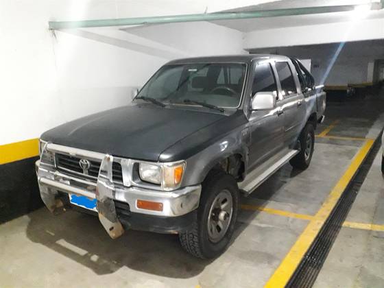 TOYOTA HILUX 2.8 SR5 4X4 CD 8V DIESEL 4P MANUAL