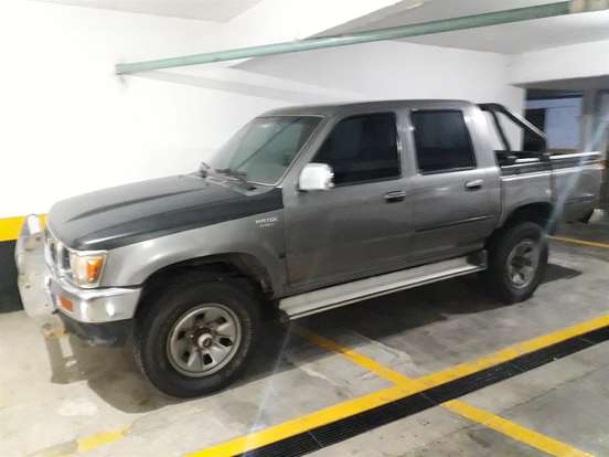 TOYOTA-HILUX-1998