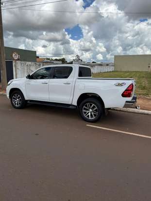 TOYOTA-HILUX-2018