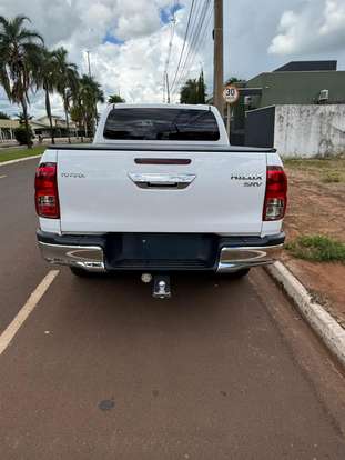 TOYOTA-HILUX-2018