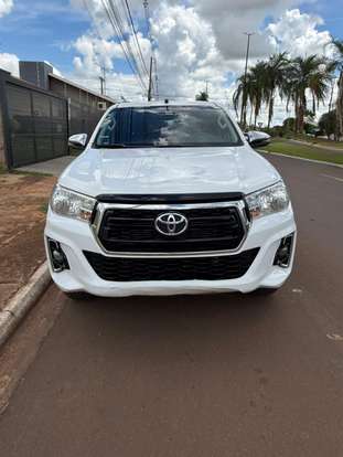 TOYOTA-HILUX-2018