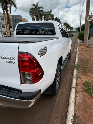 TOYOTA-HILUX-2018