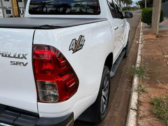 TOYOTA-HILUX-2.8 SRV 4X4 CD 16V DIESEL 4P AUTOMÁTICO TOYOTA-HILUX-2018