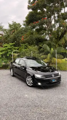 VOLKSWAGEN JETTA 2.0 COMFORTLINE FLEX 4P TIPTRONIC