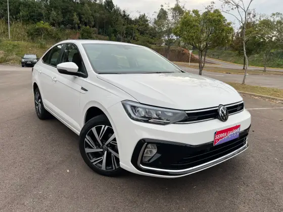 VOLKSWAGEN VIRTUS 1.0 200 TSI HIGHLINE AUTOMÁTICO