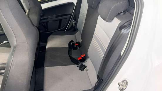 VOLKSWAGEN-UP-2015