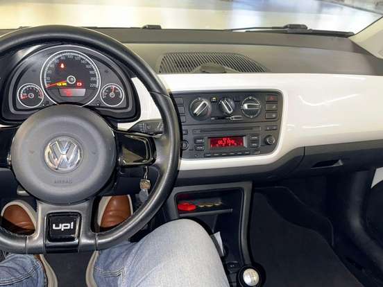 VOLKSWAGEN-UP-1.0 TSI RBW 12V FLEX 4P MANUAL VOLKSWAGEN-UP-2015