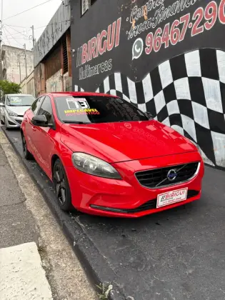 VOLVO V40 2.0 T4 DYNAMIC TURBO GASOLINA 4P AUTOMÁTICO