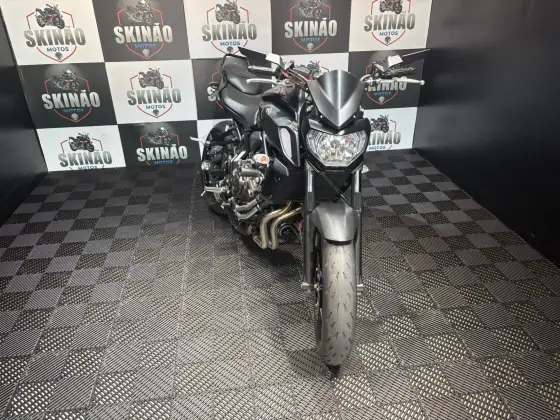 YAMAHA MT-07 ABS YAMAHA MT-07 ABS