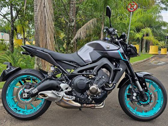 YAMAHA MT-09 