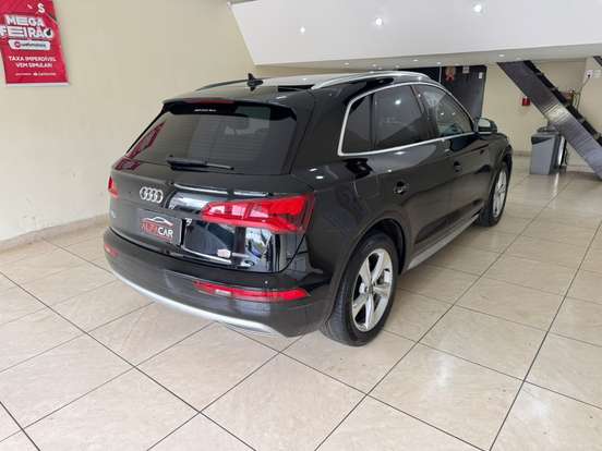 AUDI-Q5-2019