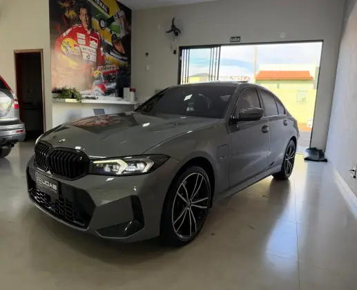 BMW 330e 2.0 16V TURBO HÍBRIDO M SPORT AUTOMÁTICO BMW 330e 2.0 16V TURBO HÍBRIDO M SPORT AUTOMÁTICO