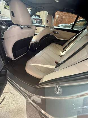 BMW-320i-2022