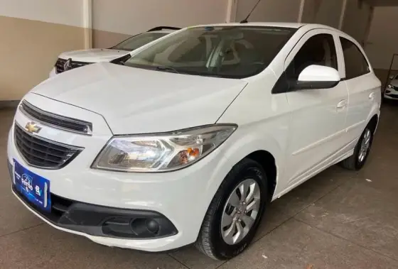 CHEVROLET ONIX 1.0 MPFI LT 8V FLEX 4P MANUAL CHEVROLET ONIX 1.0 MPFI LT 8V FLEX 4P MANUAL