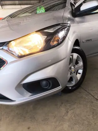 CHEVROLET ONIX 1.4 MPFI LT 8V FLEX 4P MANUAL CHEVROLET ONIX 1.4 MPFI LT 8V FLEX 4P MANUAL