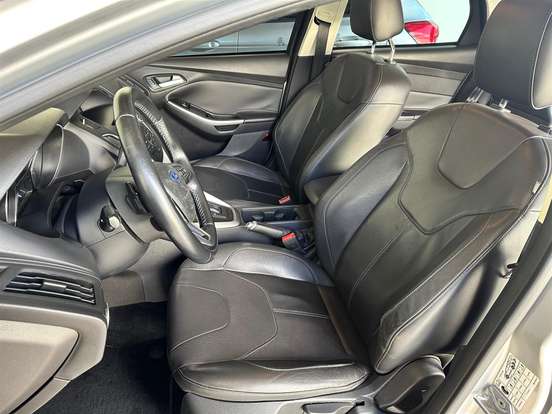 FORD-FOCUS-2015