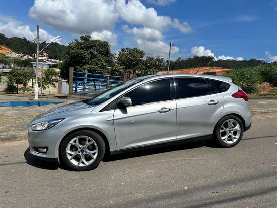 FORD-FOCUS-2015