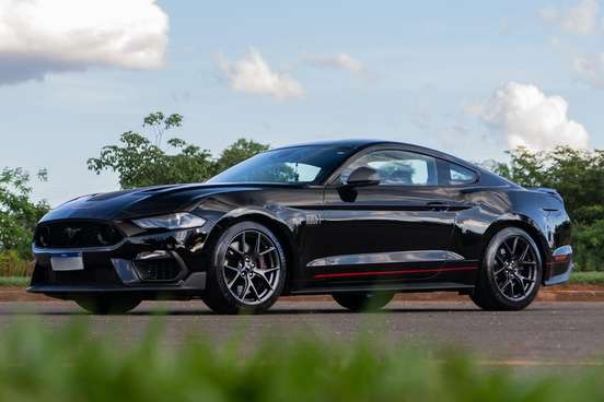FORD-MUSTANG-2022