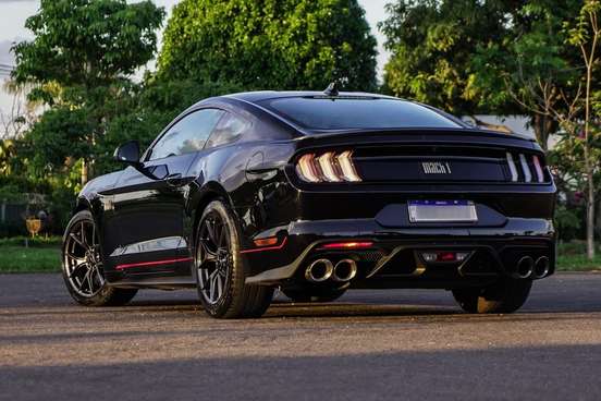 FORD-MUSTANG-2022