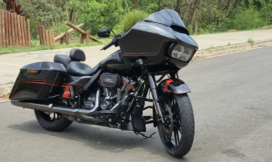 HARLEY-DAVIDSON CVO ROAD GLIDE 