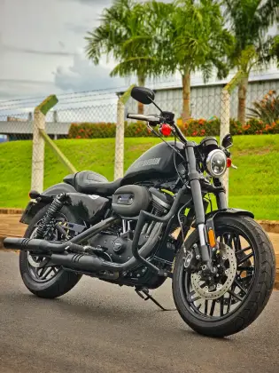 HARLEY-DAVIDSON SPORTSTER ROADSTER 