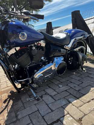 HARLEY-DAVIDSON-SOFTAIL BREAKOUT-2015