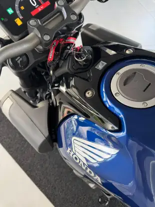 HONDA-CB 650R E-CLUTCH-2025