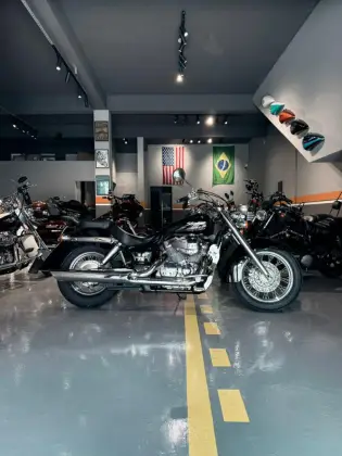 HONDA SHADOW 750 