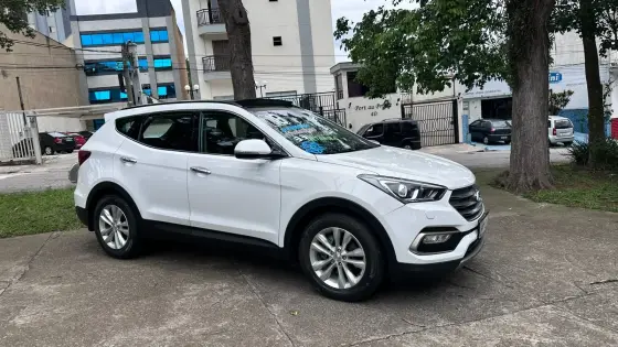 HYUNDAI SANTA FÉ 3.3 MPFI 4X4 7 LUGARES V6 270CV GASOLINA 4P AUTOMÁTICO HYUNDAI SANTA FÉ 3.3 MPFI 4X4 7 LUGARES V6 270CV GASOLINA 4P AUTOMÁTICO